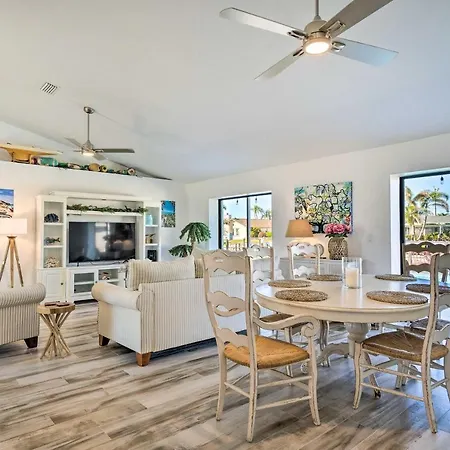 Beachy Cape Coral Home - Swim, Fish, Boat! Exterior photo