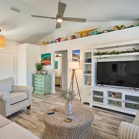 Beachy Cape Coral Home - Swim, Fish, Boat! Exterior photo