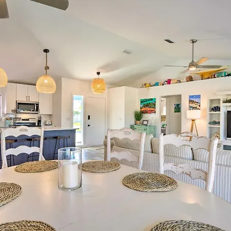 Beachy Cape Coral Home - Swim, Fish, Boat! Exterior photo