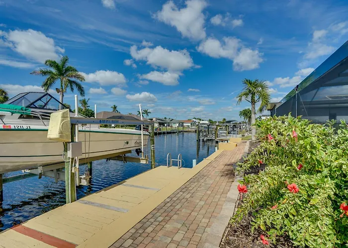 Beachy Cape Coral Home - Swim, Fish, Boat!